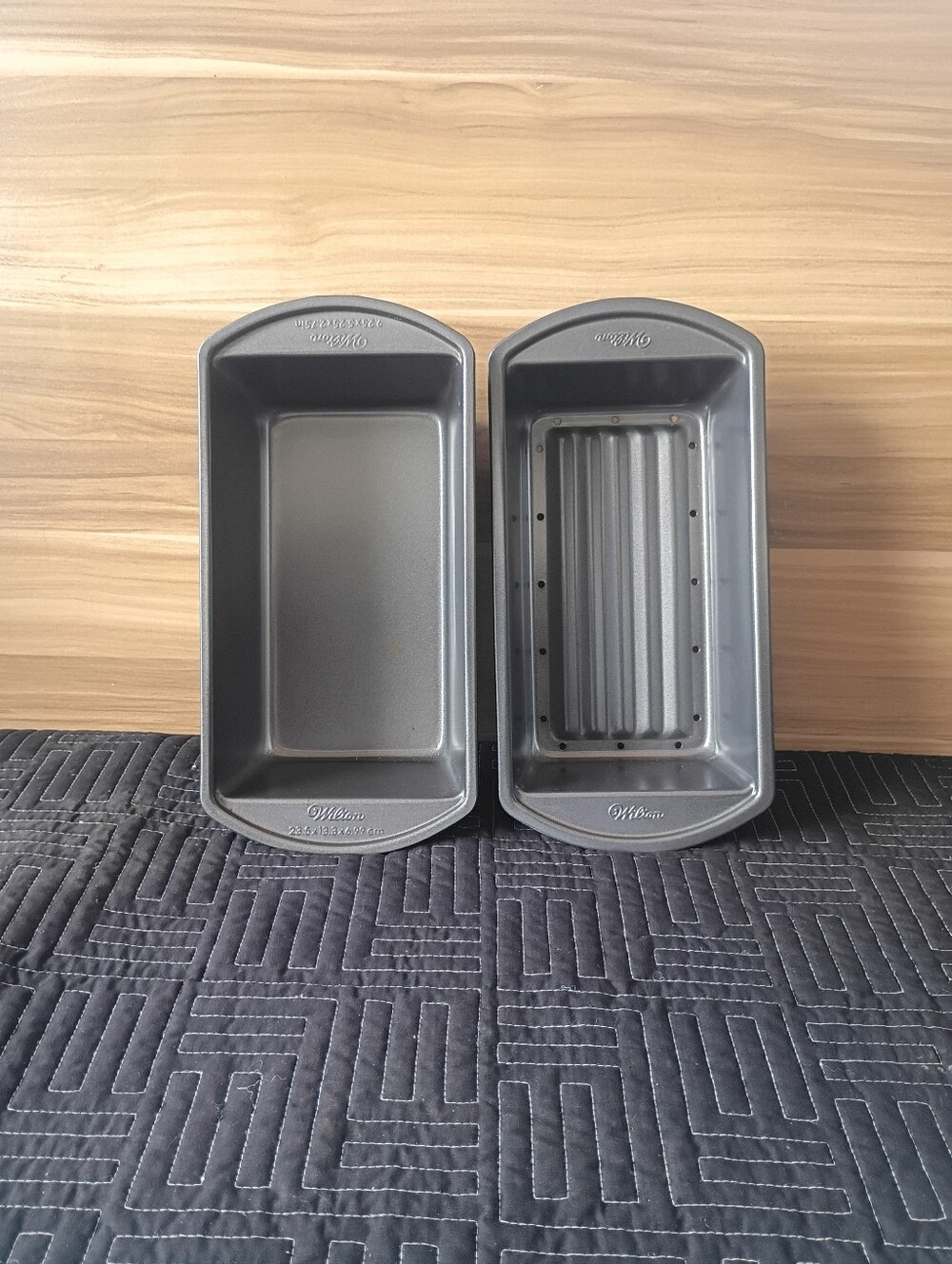 Wilton 2-Piece Non-Stick Meatloaf Pan Set